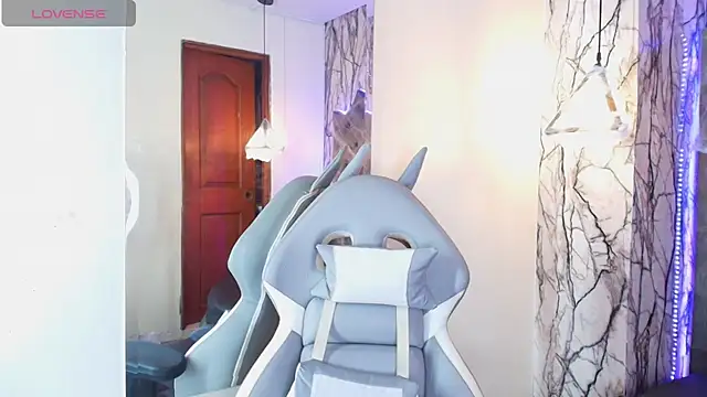 Zami Escobar of online show from 10/14/25, 07:03