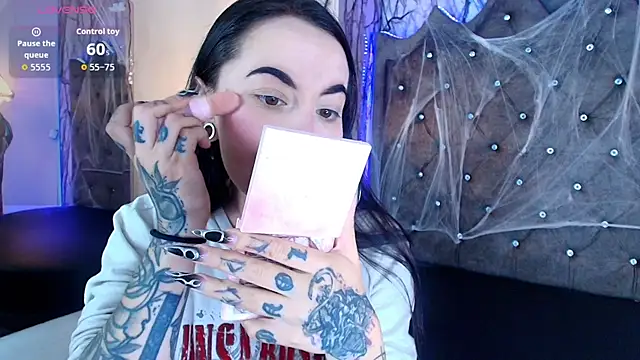 Zami Escobar of online show from 10/21/25, 06:52