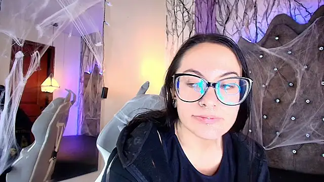 Zami Escobar of online show from 10/30/25, 05:46