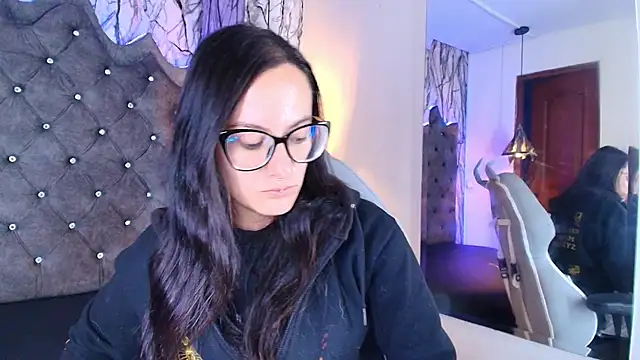 Zami Escobar of online show from 11/15/25, 06:59