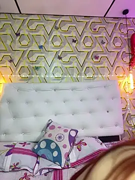 Snapshot of Ashly_cutee chatting on 04/24/26, 09:28 Ashly cutee online show from 04/24/26, 09:28