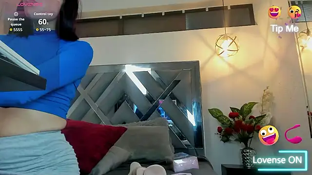 Candy Hott7 online show from 10/24/25, 08:16