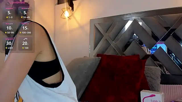 Candy Hott7 online show from 10/28/25, 09:17