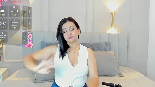 victoria bourne online show from 11/08/25, 07:12