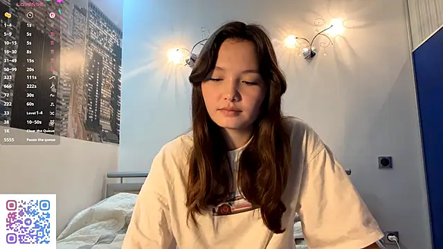 KiraVelvet online show from 09/18/25, 10:17