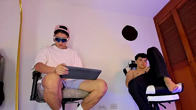 sotooliver3 online show from 10/11/25, 08:40