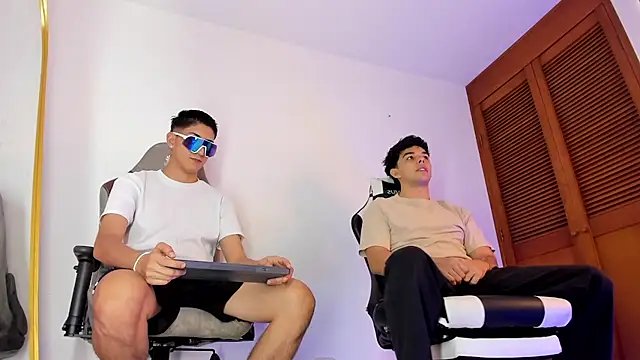 sotooliver3 online show from 11/14/25, 08:07