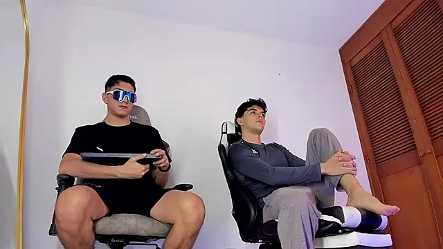 sotooliver3 online show from 02/08/26, 07:39