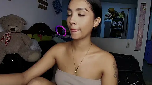 mia yireth online show from 09/25/25, 11:41