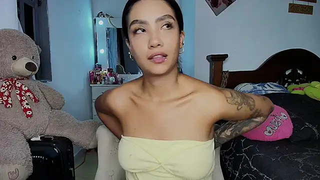 mia yireth online show from 10/06/25, 12:52