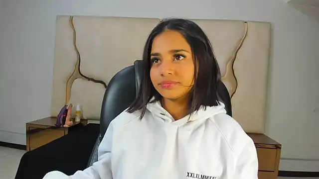 ScarletDoll online show from 09/15/25, 03:06