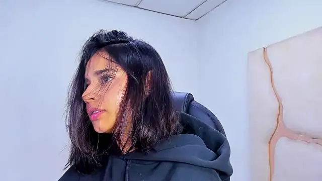 ScarletDoll online show from 11/24/25, 03:50