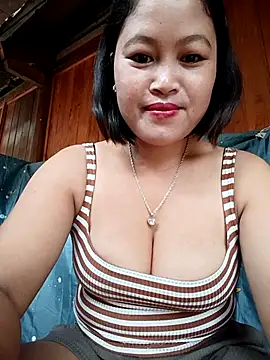 maycuc123 online show from 10/11/25, 12:54