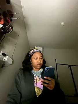 princesslivv online show from 10/27/25, 03:32