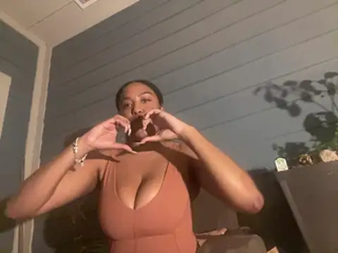 Snapshot of princesslivv chatting on 07/25/26, 02:31 princesslivv online show from 07/25/26, 02:31