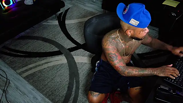 SLANGONDEMHOES online show from 12/04/25, 06:38