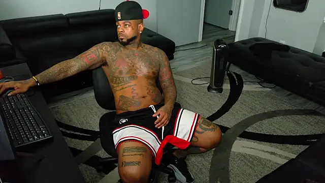 SLANGONDEMHOES online show from 04/11/26, 09:41