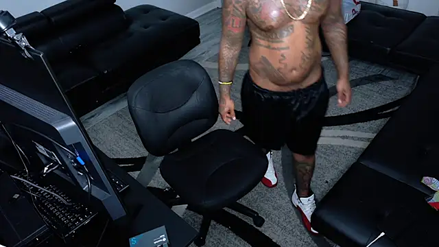 SLANGONDEMHOES online show from 04/13/26, 05:24