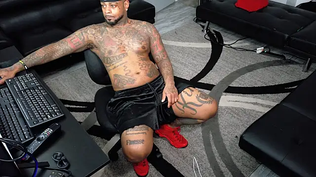 SLANGONDEMHOES online show from 04/19/26, 07:27