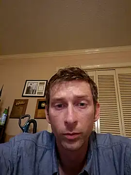 Snapshot of mresquared chatting on 05/18/26, 03:57 mresquared online show from 05/18/26, 03:57