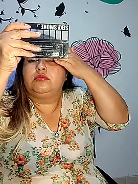 curvy diva  online show from 12/21/25, 10:44