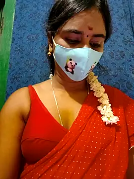 Snapshot of mini-queen chatting on 09/14/25, 11:42 mini-queen online show from 09/14/25, 11:42