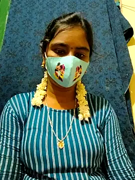 Snapshot of mini-queen chatting on 09/22/25, 11:01 mini-queen online show from 09/22/25, 11:01