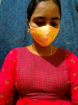 Snapshot of mini-queen chatting on 10/04/25, 07:28 mini-queen online show from 10/04/25, 07:28