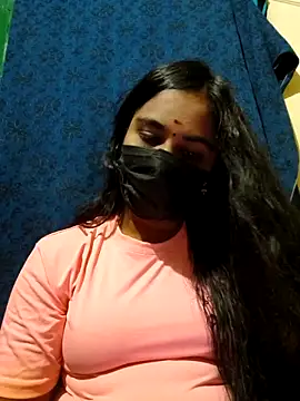 Snapshot of mini-queen chatting on 10/05/25, 11:52 mini-queen online show from 10/05/25, 11:52