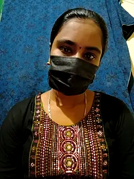 Snapshot of mini-queen chatting on 10/27/25, 06:12 mini-queen online show from 10/27/25, 06:12