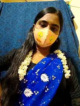 Snapshot of mini-queen chatting on 11/12/25, 08:26 mini-queen online show from 11/12/25, 08:26