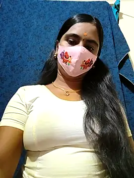 Snapshot of mini-queen chatting on 01/14/26, 12:11 mini-queen online show from 01/14/26, 12:11