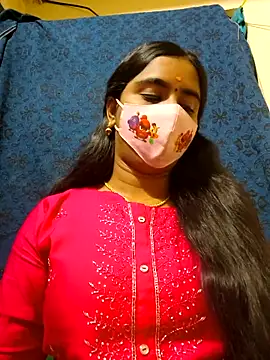 Snapshot of mini-queen chatting on 02/13/26, 06:26 mini-queen online show from 02/13/26, 06:26