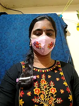 Snapshot of mini-queen chatting on 02/24/26, 10:24 mini-queen online show from 02/24/26, 10:24