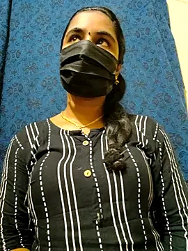 Snapshot of mini-queen chatting on 03/21/26, 08:19 mini-queen online show from 03/21/26, 08:19