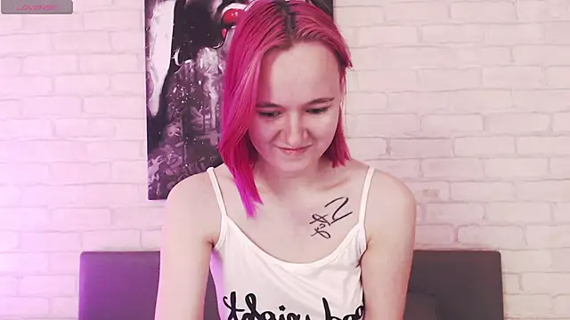 Snapshot of Ericha_Stone chatting on 09/12/25, 01:28 Ericha Stone online show from 09/12/25, 01:28