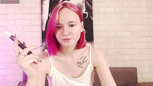 Snapshot of Ericha_Stone chatting on 09/18/25, 08:05 Ericha Stone online show from 09/18/25, 08:05