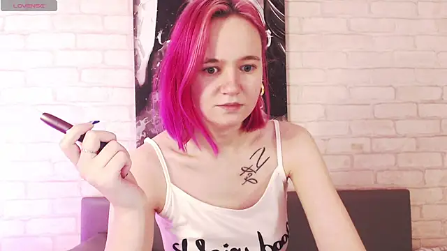 Snapshot of Ericha_Stone chatting on 09/21/25, 02:46 Ericha Stone online show from 09/21/25, 02:46