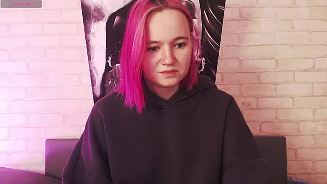 Snapshot of Ericha_Stone chatting on 09/23/25, 01:41 Ericha Stone online show from 09/23/25, 01:41