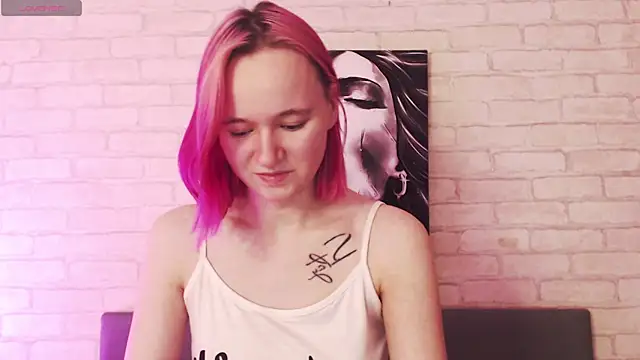 Snapshot of Ericha_Stone chatting on 10/08/25, 01:25 Ericha Stone online show from 10/08/25, 01:25