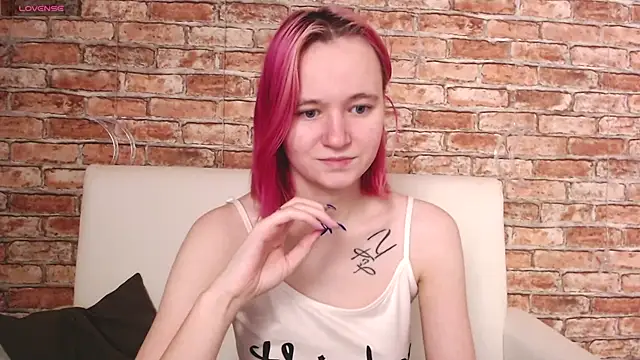 Snapshot of Ericha_Stone chatting on 10/16/25, 03:18 Ericha Stone online show from 10/16/25, 03:18