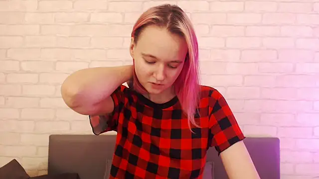 Ericha Stone online show from 11/19/25, 01:16