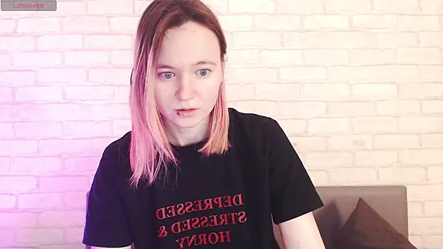 Ericha Stone online show from 04/18/26, 01:53