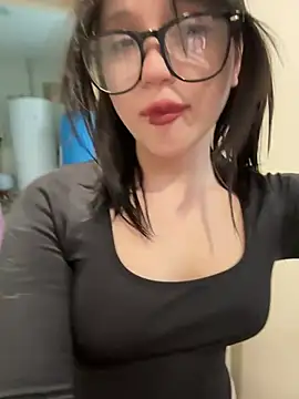 YourLittleDevil online show from 03/21/26, 09:36