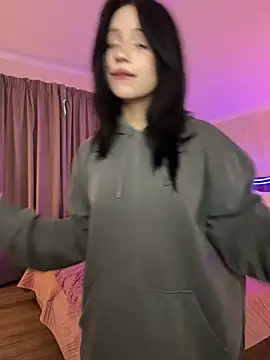 YourLittleDevil online show from 03/31/26, 05:19