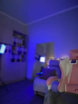 YourLittleDevil online show from 04/05/26, 05:15