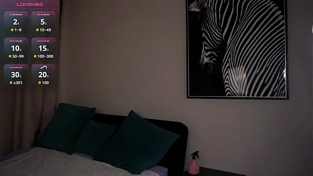 LilyHeupel online show from 11/24/25, 06:35