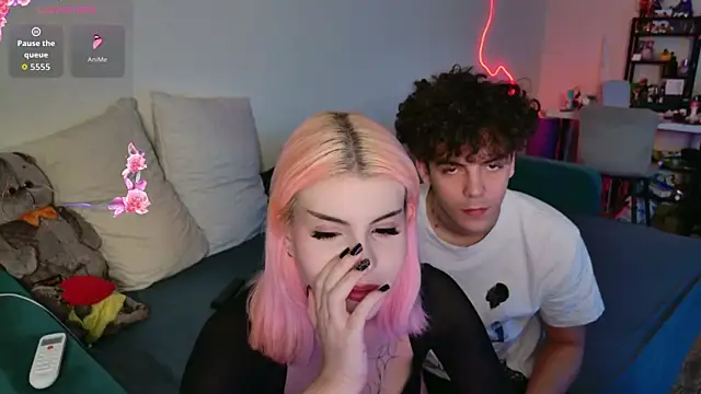 Snapshot of Alice18James chatting on 09/16/25, 06:31 Alice18James online show from 09/16/25, 06:31