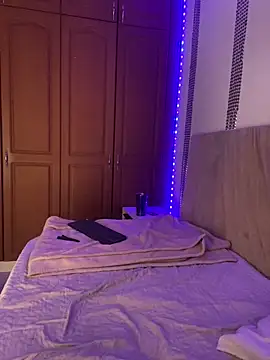 VeronicaSaenzx online show from 12/19/25, 05:09