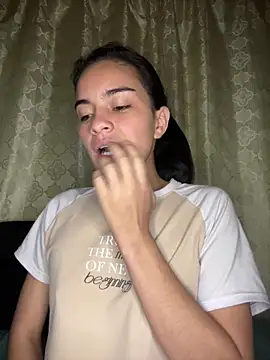 Snapshot of blinkiii_ chatting on 09/27/25, 02:27 blinkiii online show from 09/27/25, 02:27